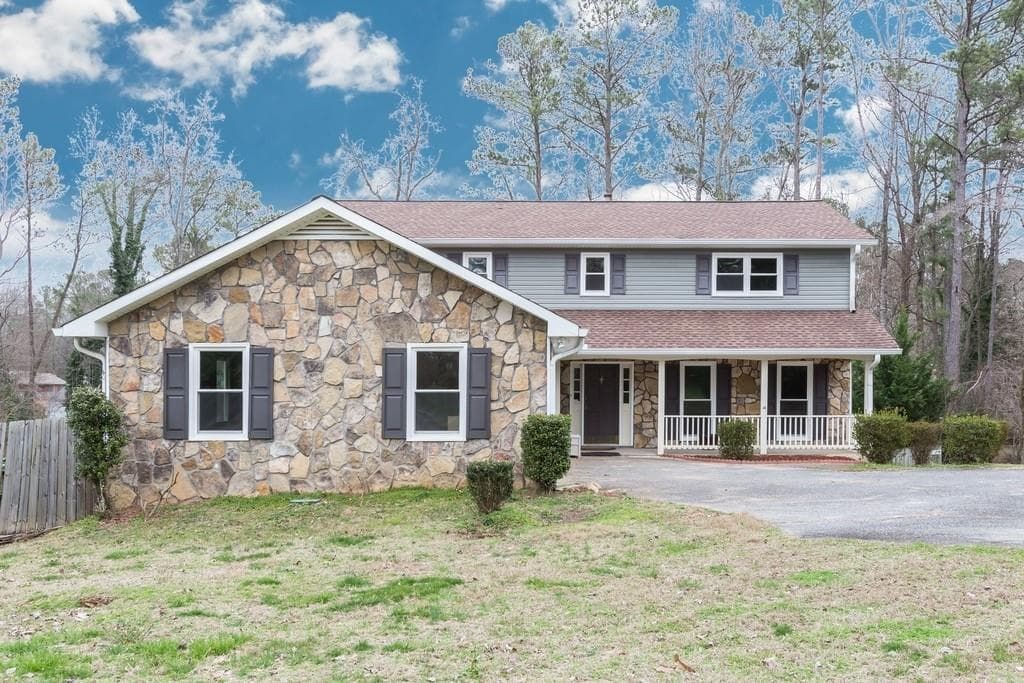 4 bedroom, 3 bathroom, 2,926 sq ft single family residence sold at 1370 Boxwood Trace, Acworth, GA 30102