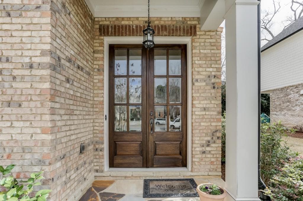 5 bedroom, 5 bathroom, 3,892 sq ft single family residence sold at 2714 Vinings Orchard Circle, Atlanta, GA 30339