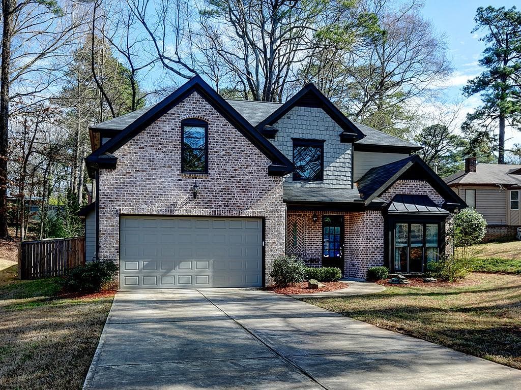4 bedroom, 3 bathroom, 2,200 sq ft single family residence sold at 4043 Eula Circle, Atlanta, GA 30360