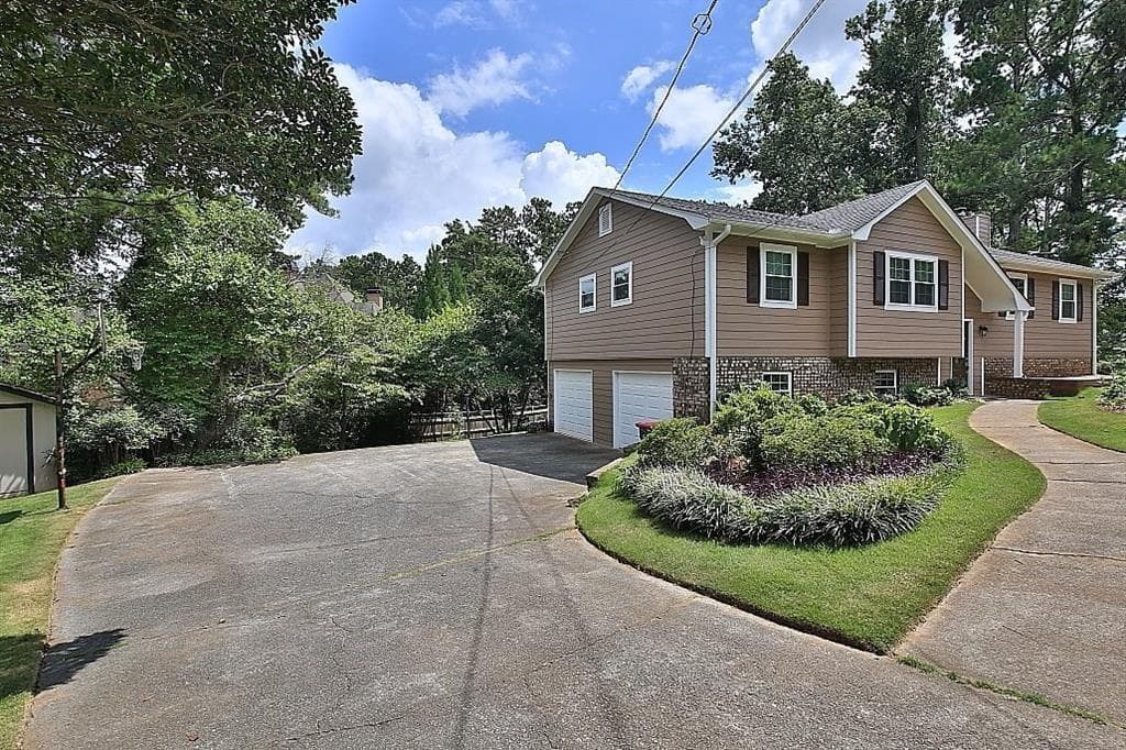 2278 Stoney Ford Drive, Marietta, GA 30066 — most recent listing photo