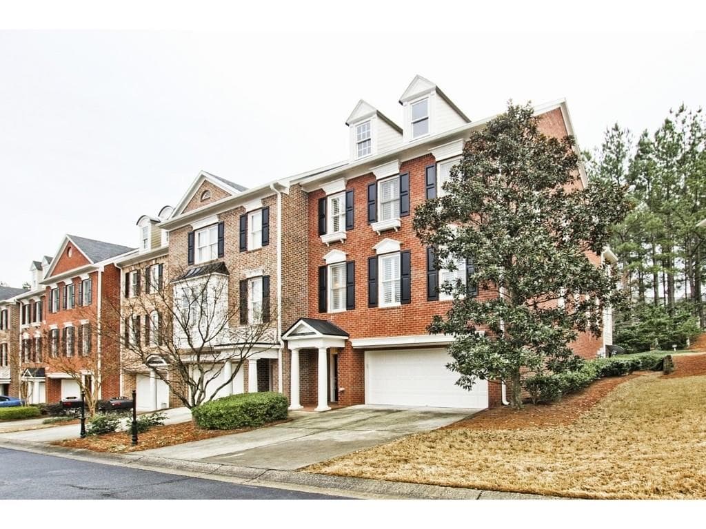 3 bedroom, 3 bathroom, 3,375 sq ft townhouse sold at 490 VININGS ESTATES Drive, Smyrna, GA 30126