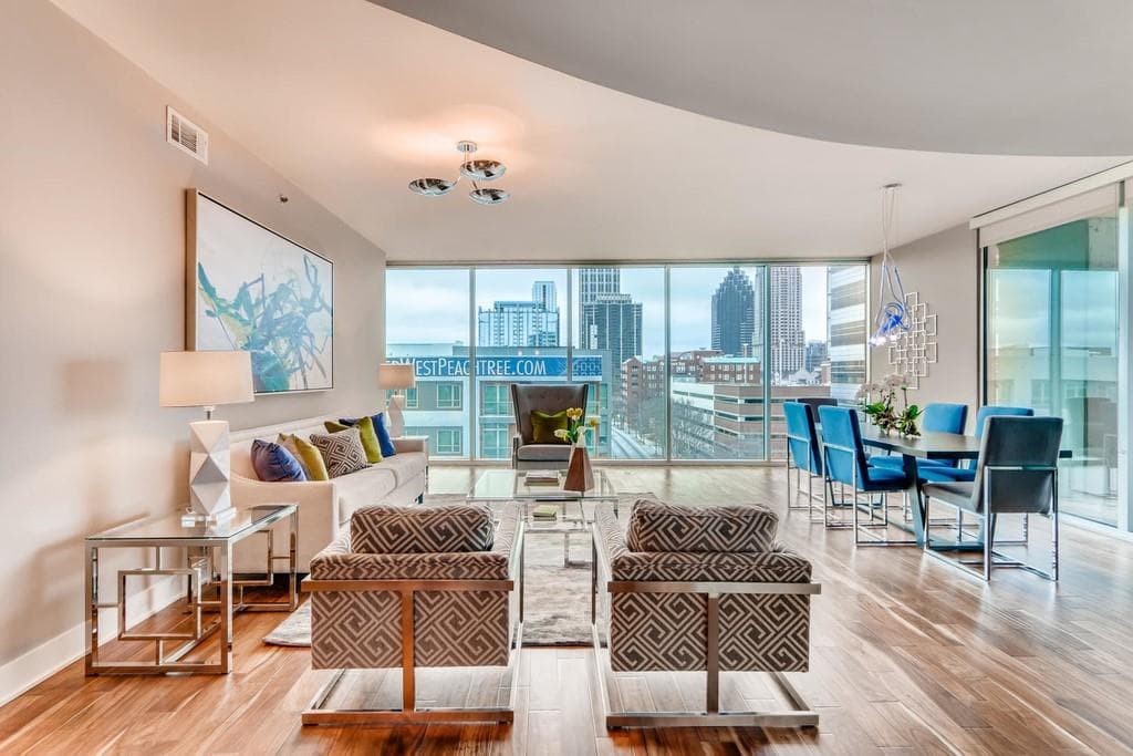 3 bedroom, 3 bathroom, 2,835 sq ft condominium sold at 20 10th Street 803, Atlanta, GA 30309