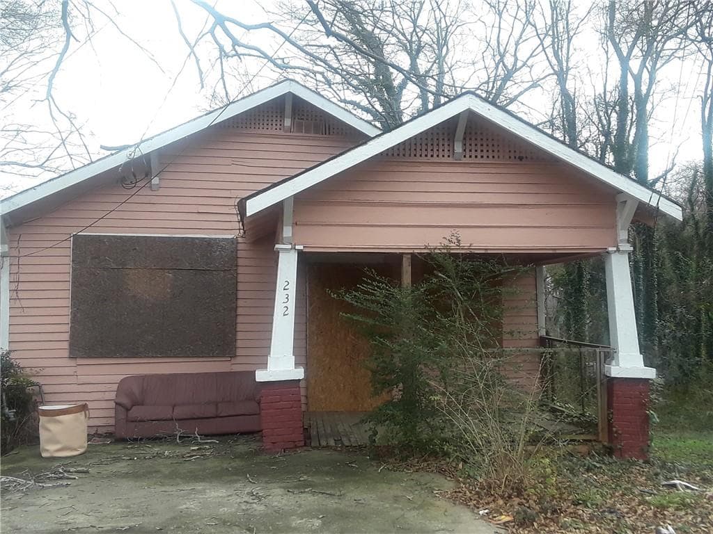 4 bedroom, 1 bathroom, 1,294 sq ft single family residence sold at 232 Racine Street, Atlanta, GA 30314