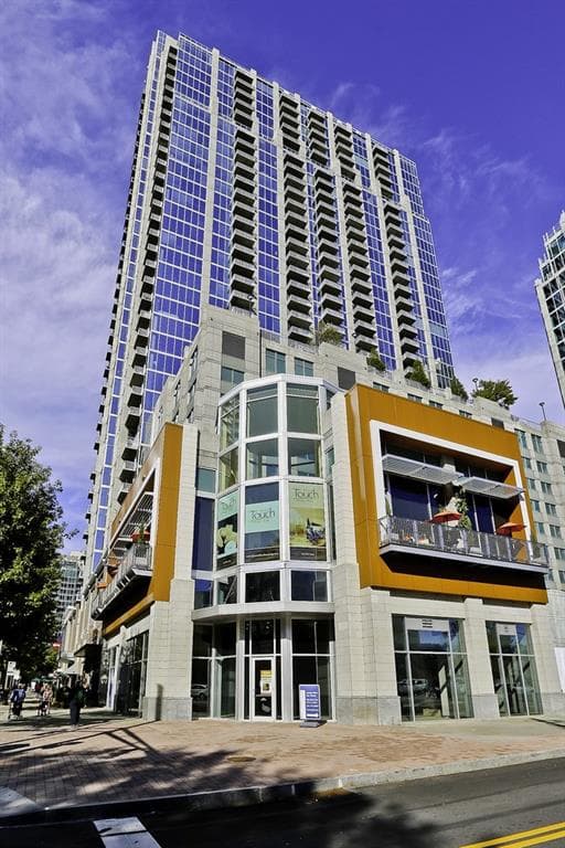 2 bedroom, 2 bathroom, 927 sq ft condominium sold at 855 Peachtree Street 3108, Atlanta, GA 30308