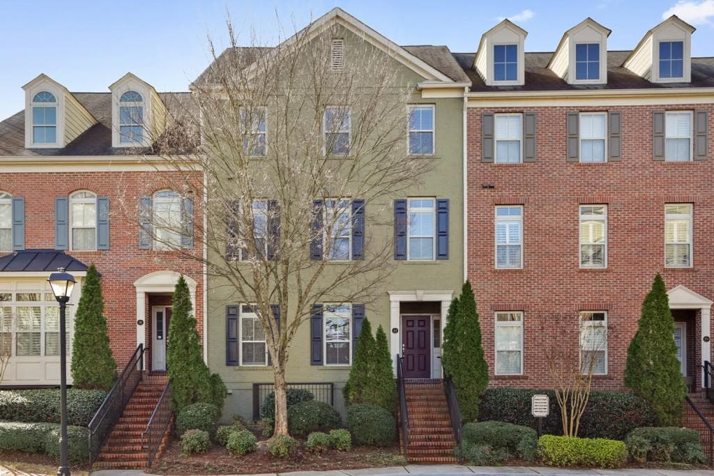 3 bedroom, 3 bathroom, 1,850 sq ft townhouse sold at 210 Le Gran Cove, Atlanta, GA 30328
