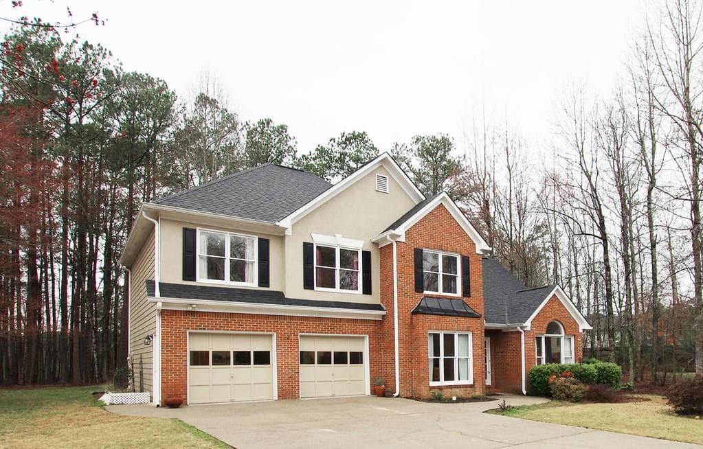 4 bedroom, 3 bathroom, 2,216 sq ft single family residence sold at 6395 Seymour Court, Acworth, GA 30101