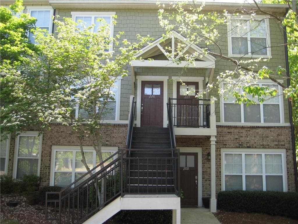 2 bedroom, 3 bathroom, 1,120 sq ft condominium sold at 490 Barnett Shoals Road 624, Athens, GA 30605