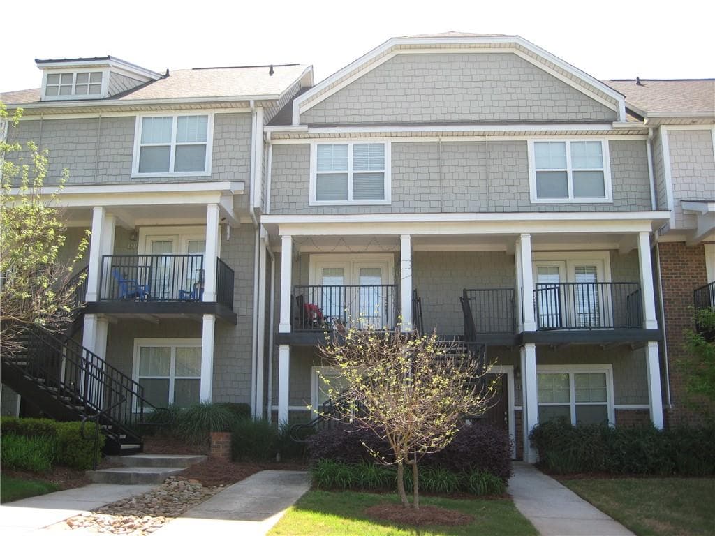 2 bedroom, 3 bathroom, 1,168 sq ft condominium sold at 1035 Barnett Shoals Road 129, Athens, GA 30605