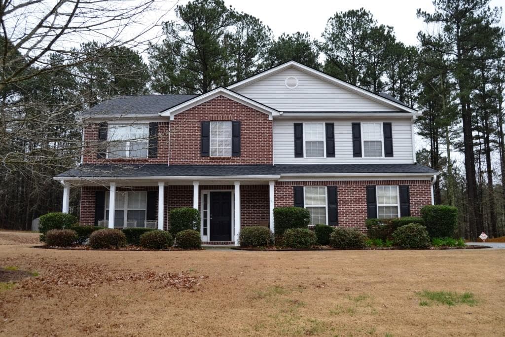 4 bedroom, 3 bathroom, 2,488 sq ft single family residence sold at 2821 Michelle Lee Drive, Dacula, GA 30019