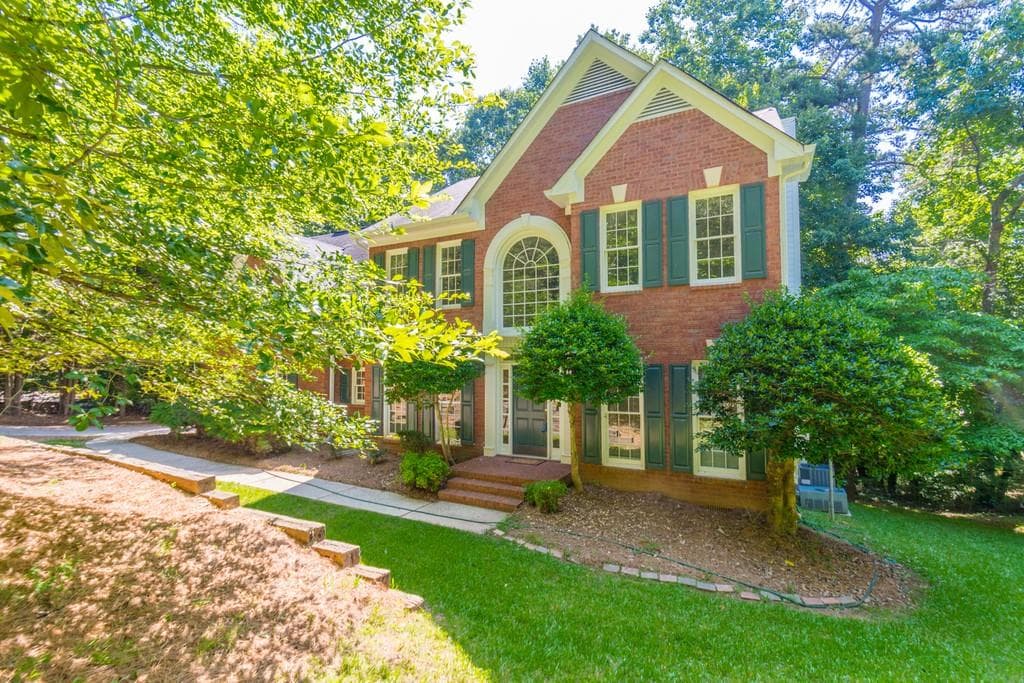 4 bedroom, 3 bathroom, 2,385 sq ft single family residence sold at 2180 Habersham Trace, Cumming, GA 30041