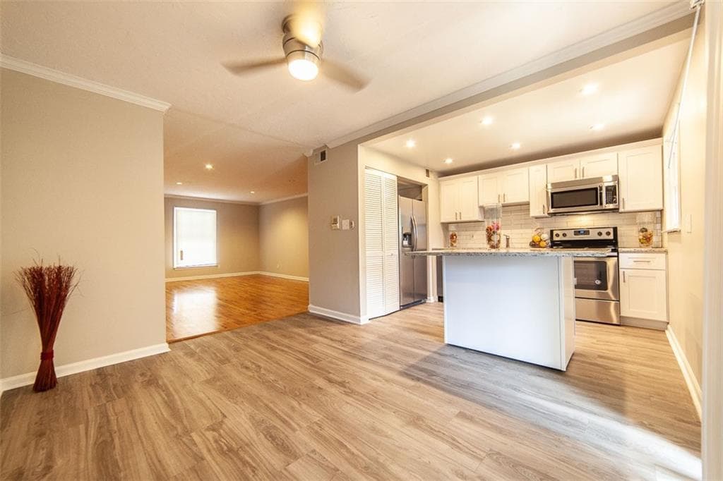 2 bedroom, 2 bathroom, 1,026 sq ft condominium sold at 6700 Roswell Road 27C, Atlanta, GA 30328