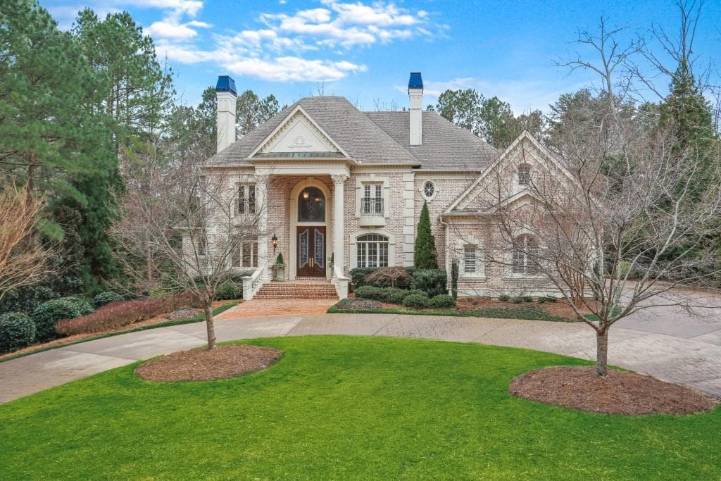 6 bedroom, 9 bathroom, 7,382 sq ft single family residence sold at 1010 Abingdon Lane, Johns Creek, GA 30022