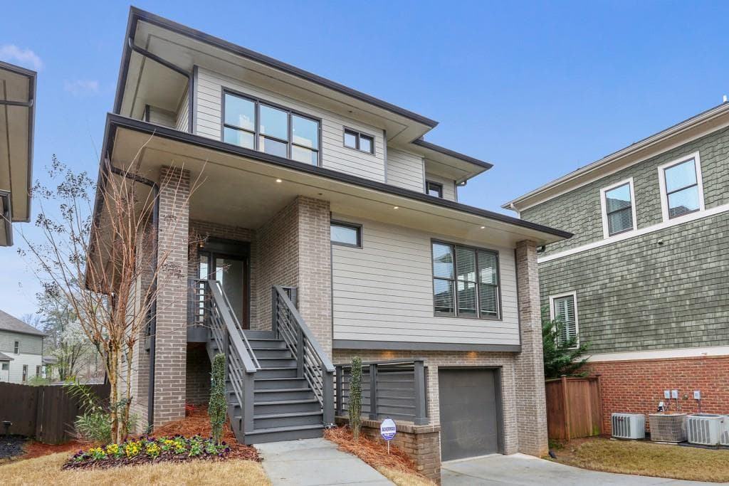 4 bedroom, 3 bathroom, 2,872 sq ft single family residence sold at 3184 Lynwood Drive, Brookhaven, GA 30319