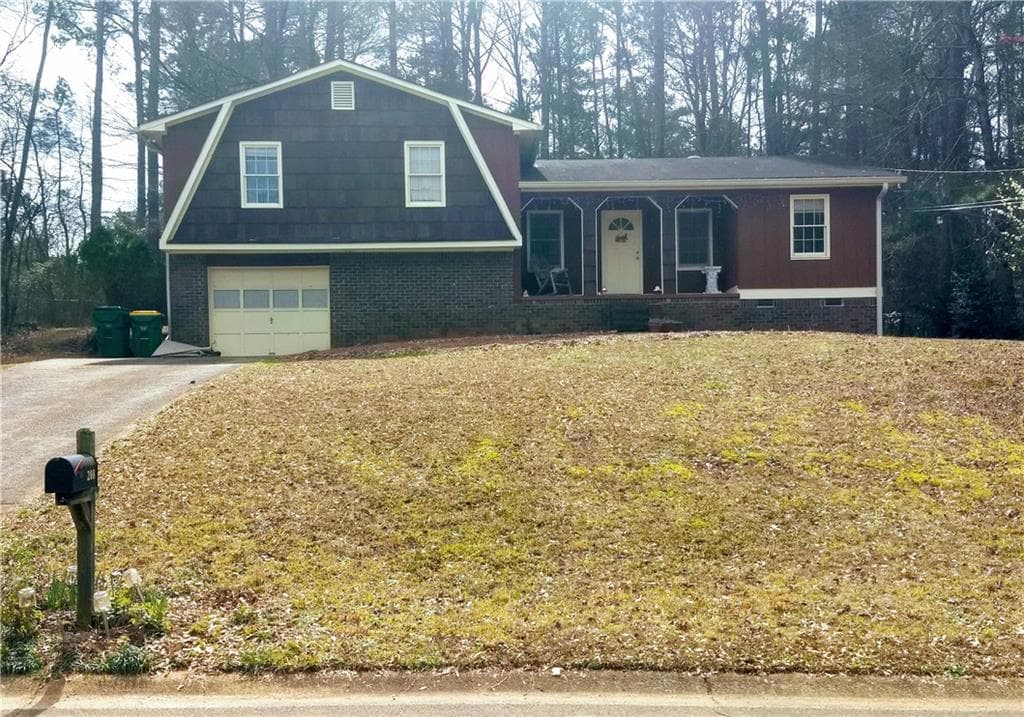 3 bedroom, 2 bathroom, 1,479 sq ft single family residence sold at 208 Sabrina Court, Woodstock, GA 30188