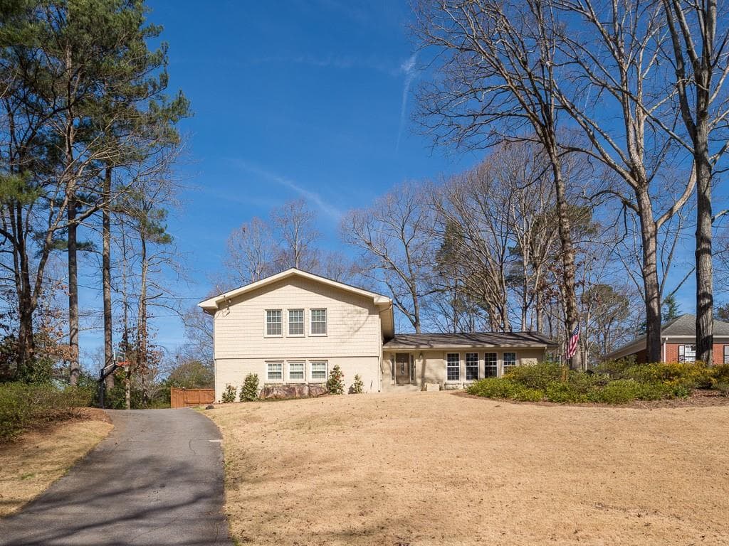 4 bedroom, 3 bathroom, 3,201 sq ft single family residence sold at 1358 Ragley Hall Road, Brookhaven, GA 30319