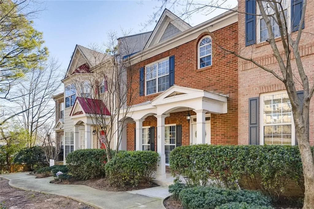 3 bedroom, 4 bathroom, 1,898 sq ft townhouse sold at 110 S Columbia Drive 6, Decatur, GA 30030