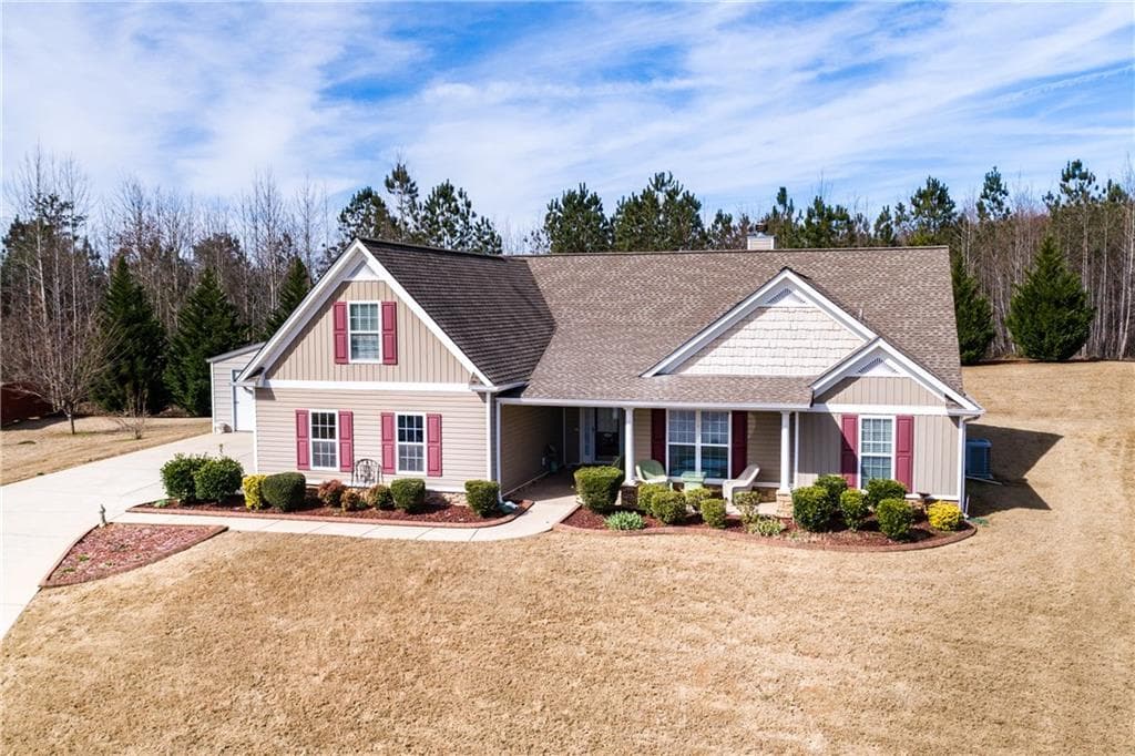 3 bedroom, 2 bathroom, 2,452 sq ft single family residence sold at 424 COOPER CREEK Drive, Dallas, GA 30157