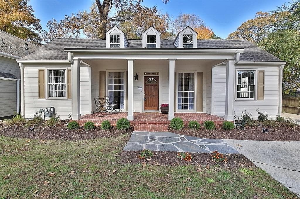 4 bedroom, 4 bathroom, 2,601 sq ft single family residence sold at 563 Collier Road, Atlanta, GA 30318