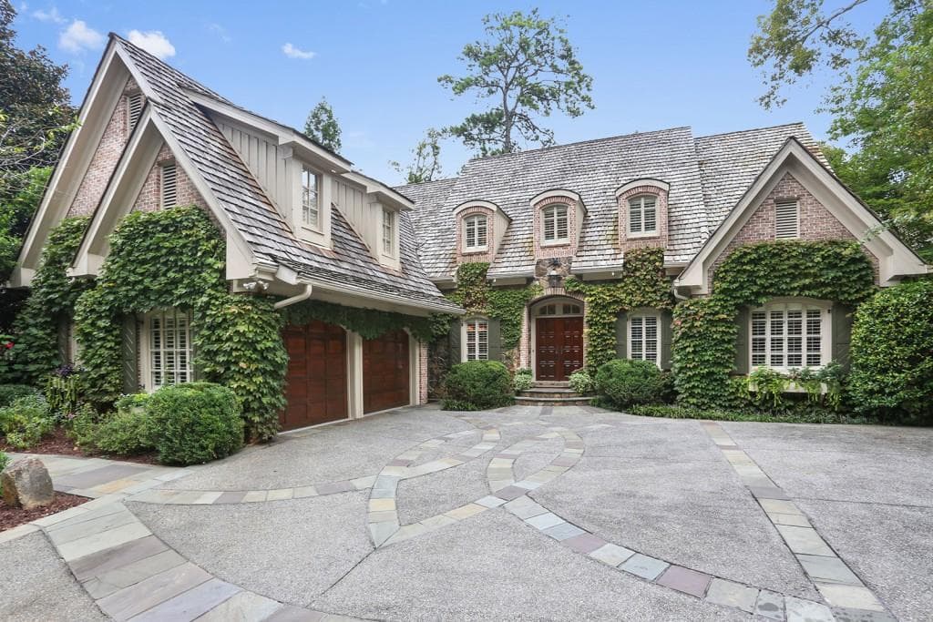 4575 Peachtree Dunwoody Road, Sandy Springs, GA 30342 — most recent listing photo