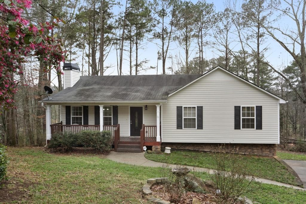 3 bedroom, 2 bathroom, 1,344 sq ft single family residence sold at 126 PINECREST Circle, Dallas, GA 30132