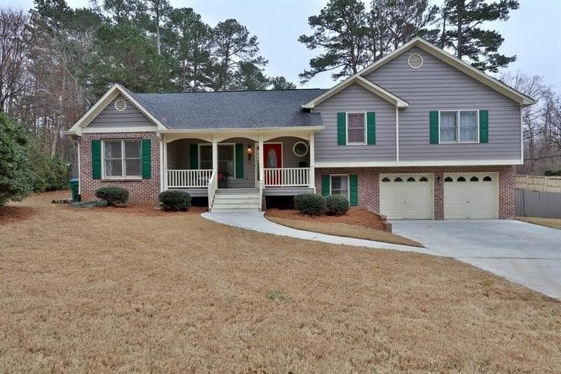 3736 Rainbow Circle, Snellville, GA 30039 — most recent listing photo