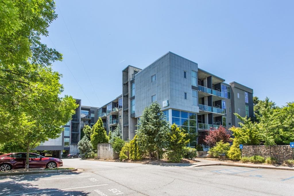 2 bedroom, 2 bathroom, 1,233 sq ft condominium sold at 130 Arizona Avenue 218, Atlanta, GA 30307