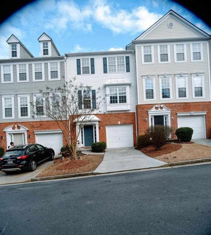 4 bedroom, 4 bathroom, 1,412 sq ft townhouse sold at 13137 Fasherstone Drive, Alpharetta, GA 30004