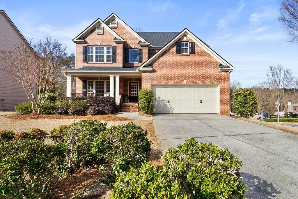 6 bedroom, 4 bathroom, 4,230 sq ft single family residence sold at 5425 FAIRMONT Glen, Alpharetta, GA 30004