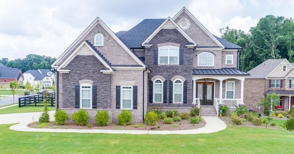 5 bedroom, 5 bathroom, 4,185 sq ft single family residence sold at 1615 CORNERSTONE Way, Alpharetta, GA 30009