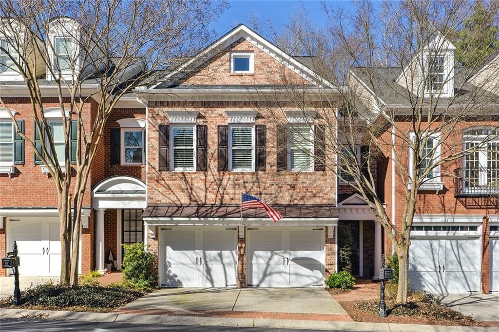 4 bedroom, 4 bathroom, 2,487 sq ft townhouse sold at 2423 Loxford Lane, Alpharetta, GA 30009