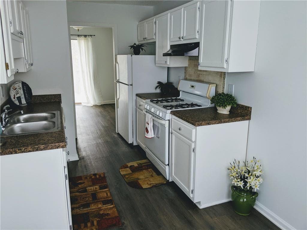 1682 Grist Mill Drive, Marietta, GA 30062 — most recent listing photo