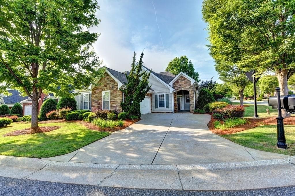 3 bedroom, 2 bathroom, 1,672 sq ft single family residence sold at 6210 MILTON Drive, Cumming, GA 30041