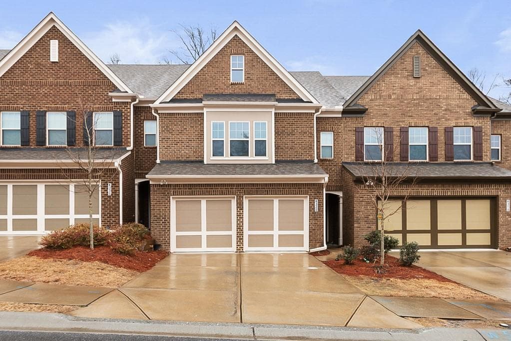 4 bedroom, 4 bathroom, 2,530 sq ft townhouse sold at 4320 CEDAR BRIDGE Walk, Suwanee, GA 30024