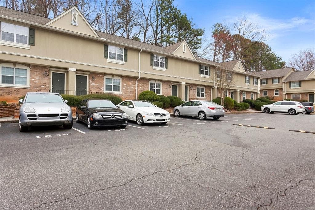 2 bedroom, 3 bathroom, 1,324 sq ft townhouse sold at 6900 Roswell Road N13, Atlanta, GA 30328