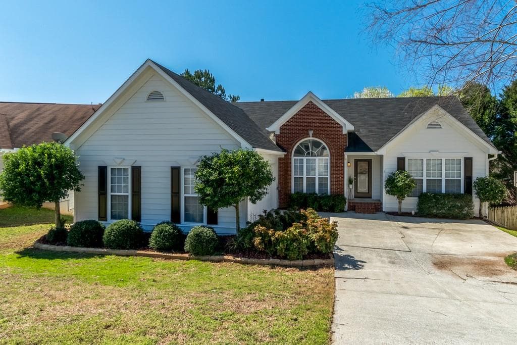 3 bedroom, 2 bathroom, 1,728 sq ft single family residence sold at 911 GARDEN OAK Court, Lawrenceville, GA 30043