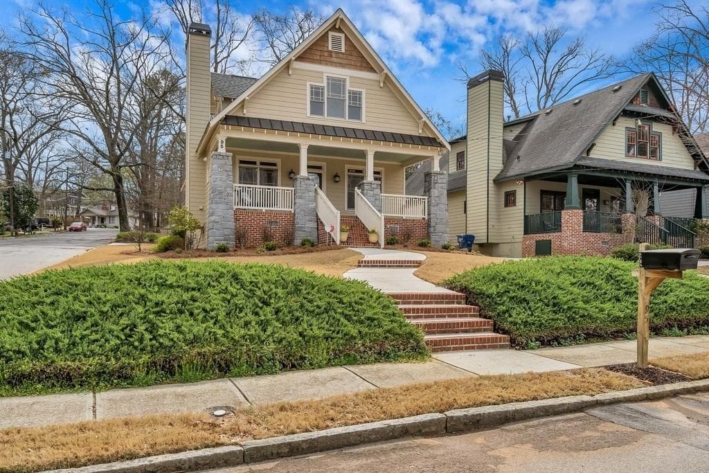 3 bedroom, 3 bathroom, 2,330 sq ft single family residence sold at 95 Lakeview Drive, Atlanta, GA 30317