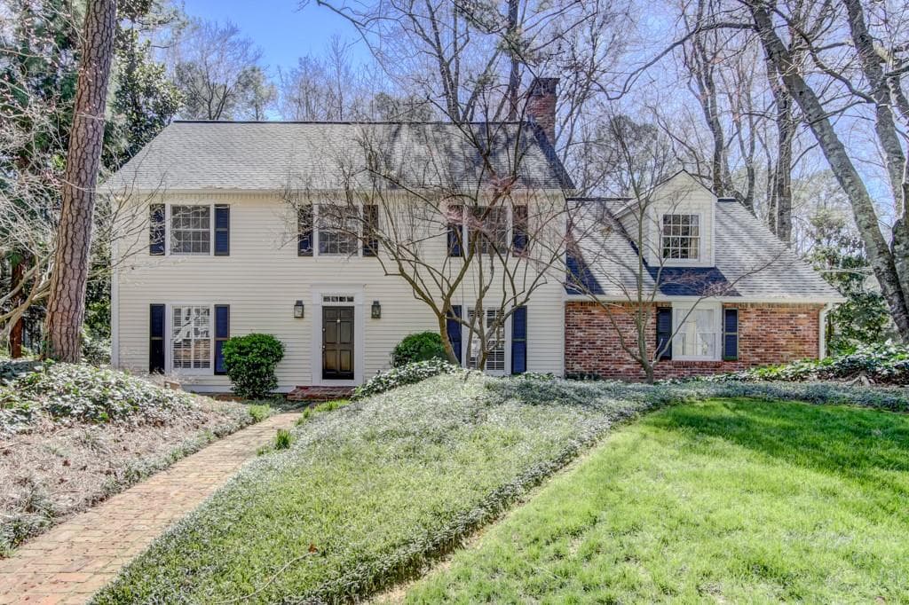 6 bedroom, 4 bathroom, 2,400 sq ft single family residence sold at 560 Tanacrest Circle, Atlanta, GA 30328