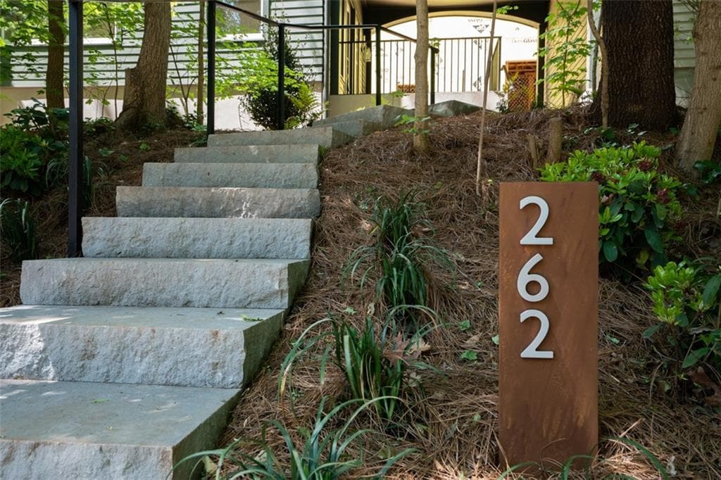 2 bedroom, 3 bathroom, 1,517 sq ft townhouse sold at 262 Southerland Terrace 31, Atlanta, GA 30307