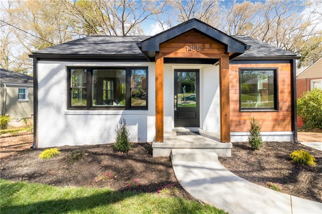 3 bedroom, 2 bathroom, 1,485 sq ft single family residence sold at 1455 Adele Avenue, Atlanta, GA 30314