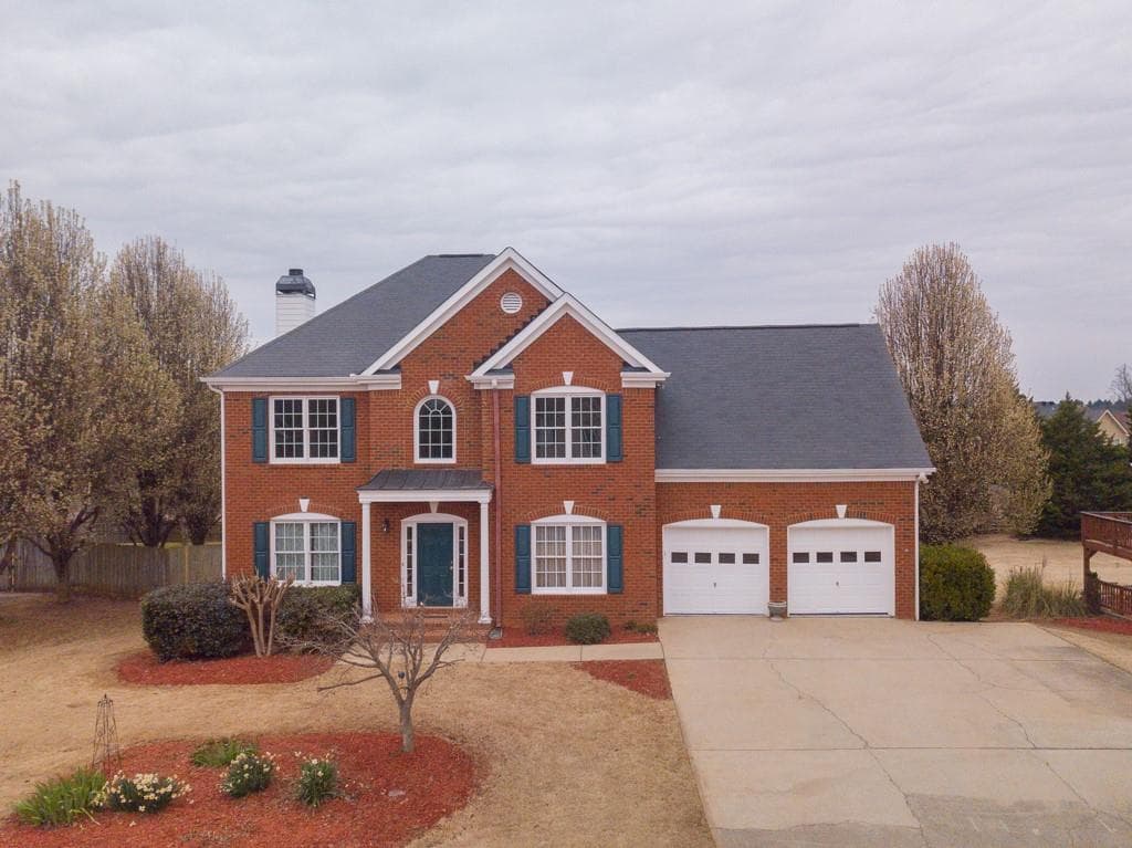4 bedroom, 3 bathroom, 2,520 sq ft single family residence sold at 8460 Woodland View Drive, Gainesville, GA 30506