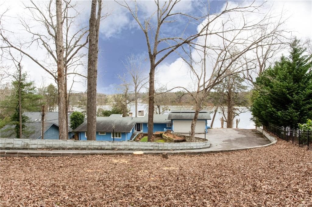 4 bedroom, 4 bathroom, 4,221 sq ft single family residence sold at 2160 Elysian Circle, Gainesville, GA 30501