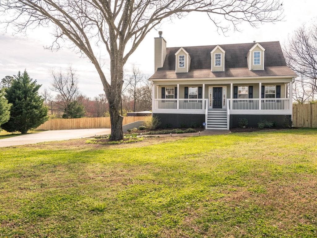 4 bedroom, 4 bathroom, 2,304 sq ft single family residence sold at 8635 Camberley Way, Gainesville, GA 30506