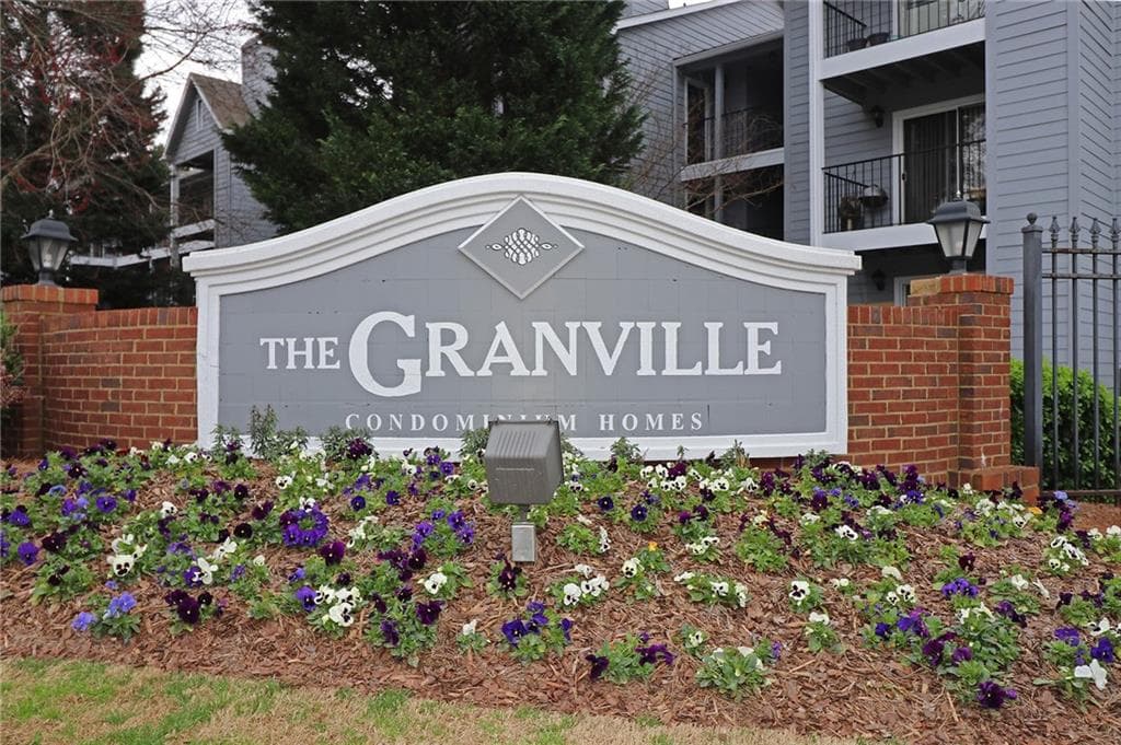 534 Granville Court 534, Sandy Springs, GA 30328 — most recent listing photo