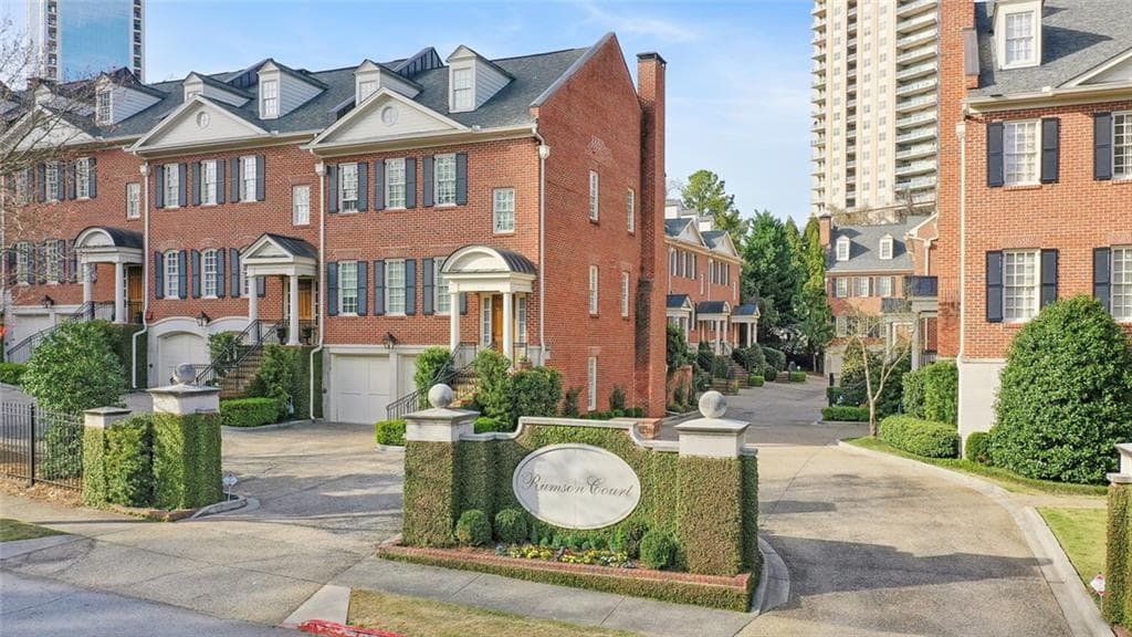 4 bedroom, 6 bathroom, 4,518 sq ft townhouse sold at 2804 Rumson Court, Atlanta, GA 30305