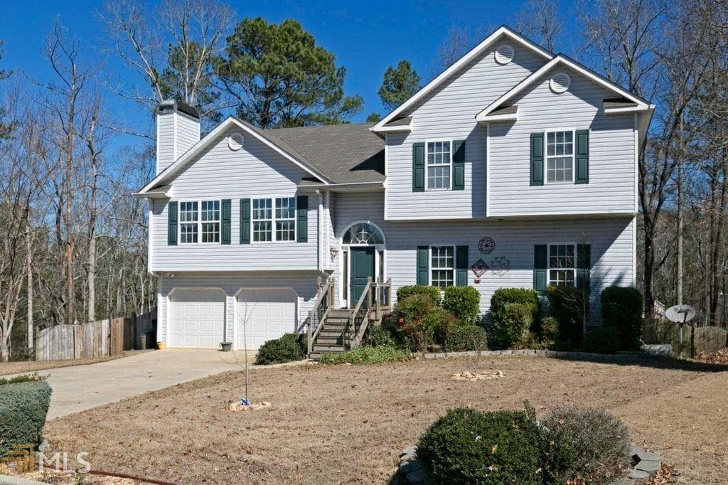 4 bedroom, 3 bathroom, 2,239 sq ft single family residence sold at 3854 Autumn View Circle, Acworth, GA 30101