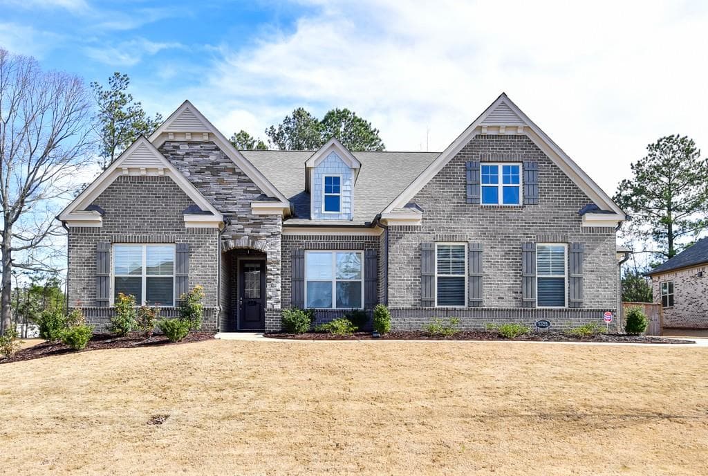 3 bedroom, 3 bathroom, 2,508 sq ft single family residence sold at 5520 Bradenton Road, Cumming, GA 30040
