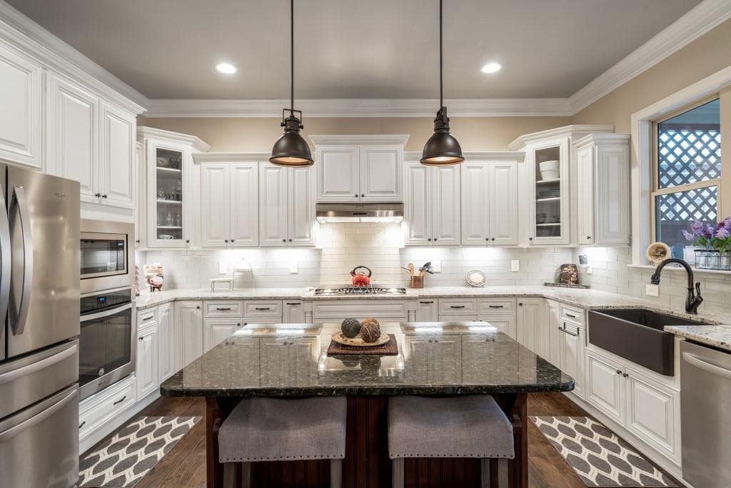 3 bedroom, 4 bathroom, 3,866 sq ft townhouse sold at 404 MAREEBA Park, Canton, GA 30114