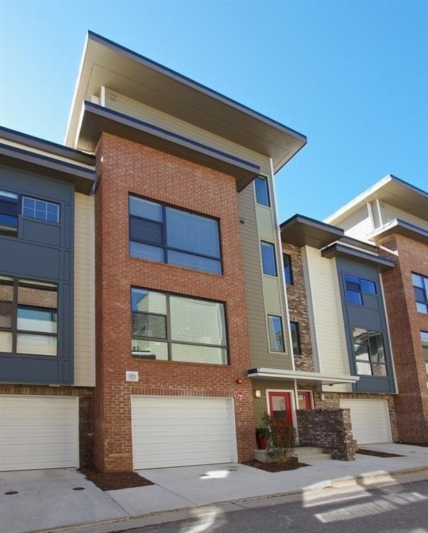 3 bedroom, 4 bathroom, 1,779 sq ft townhouse sold at 987 Moda Drive 987, Atlanta, GA 30316