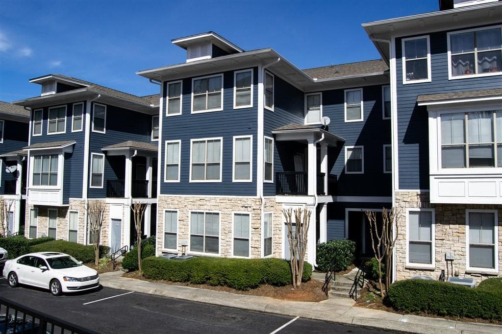 3 bedroom, 3 bathroom, 1,760 sq ft townhouse sold at 1575 Ridenour Parkway 1110, Kennesaw, GA 30152