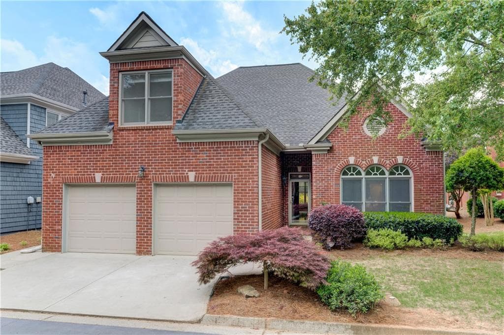 3 bedroom, 3 bathroom, 3,259 sq ft single family residence sold at 6315 GLEN OAKS Lane, Atlanta, GA 30328